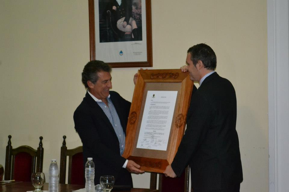 Presidente del HCD, Carlos Bilbao y gobernador Urribarri.