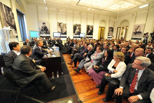 mar cerca casa rosada