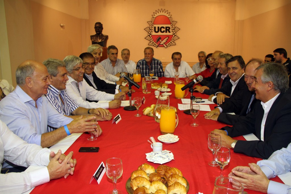 La UCR con Moyano y&nbsp;Barrionuevo