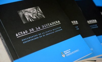 Rossi entregará a Urribarri ejemplares del libro Actas de la&nbsp;dictadura