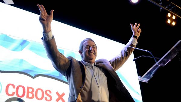 Cobos lanzó su precandidatura presidencial con críticas al&nbsp;Gobierno