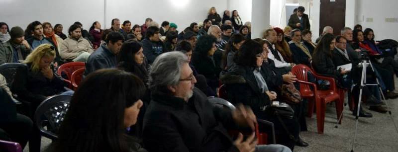 Presentaron los libros «Amanecer sin Pájaros» y «La Risa No se rinde» en&nbsp;Corrientes