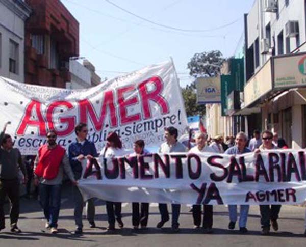 Aplicarán descuentos a los docentes que adhieren a la&nbsp;huelga