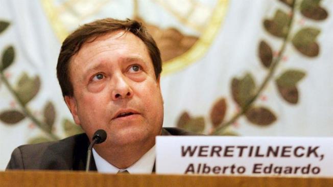 El gobernador de Río Negro rompe con el kirchnerismo y empieza a jugar para&nbsp;Massa