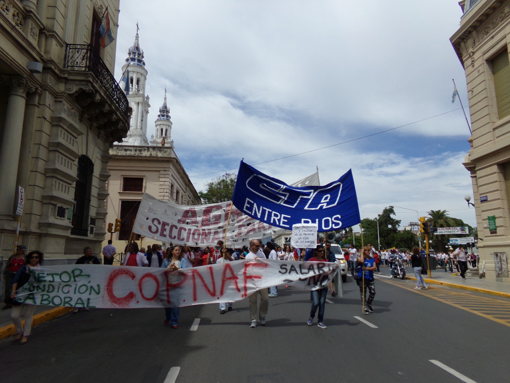 Hubo una movilización de docentes y estatales con CTA&nbsp;Micheli