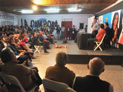 Urribarri de campaña en la ciudad de&nbsp;Mercedes