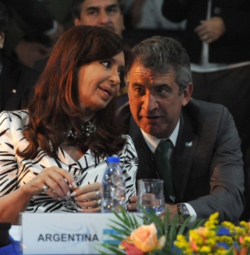 Urribarri acompaña a la Presidenta en Cumbre de&nbsp;Unasur