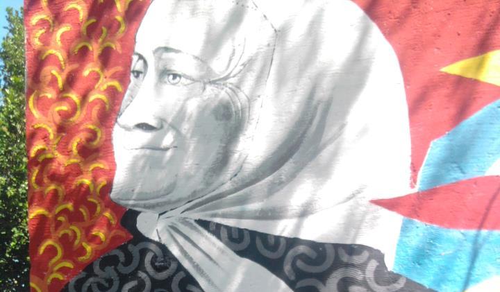 mural madres plaza