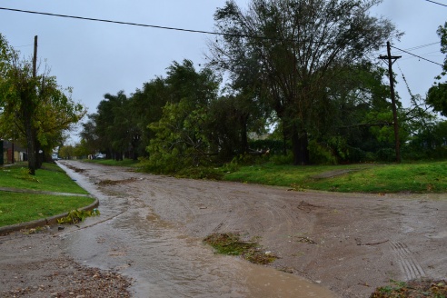 La provincia asiste a familias de Paraná damnificadas por las intensas lluvias