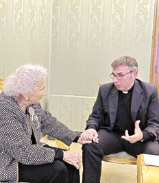 Bergoglio ordenó abrir y digitalizar los archivos de la Iglesia sobre la represión. Sin fecha de publicación, todavía.