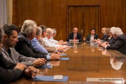 acuerdan 5 gremios paritarias