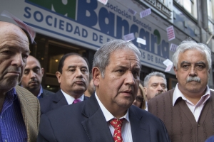 zzzznacp2NOTICIAS ARGENTINAS BAIRES, MAYO 11: El secretario general de “La Bancaria” Sergio Palazzo, junto a otros integrantes del gremio ratificaron esta  tarde el paro de actividades lanzado para mañana y advirtieron que  la medida 