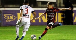 El resultado final fue 0 a 0 . Patronato no pudo con Central Córdoba en Santiago del Estero y dejó pasar una buena chance de alejarse en lo más alto.