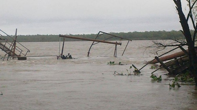 La creciente se llevó un&nbsp;muelle