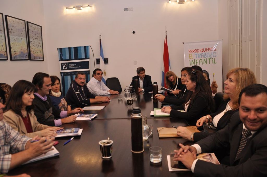 El Gobierno mejoró la propuesta a los docentes pero Agmer la consideró “insuficiente”