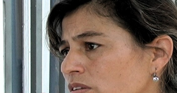 abogada pretende quedarse con campo en la paz