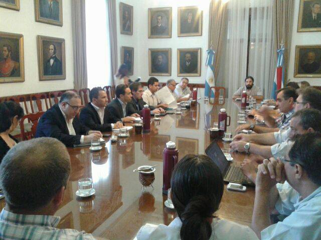 Agmer pidió “45 por ciento” de incremento salarial