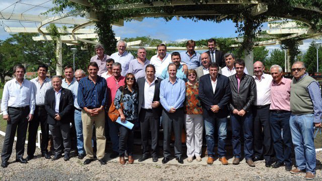 Bordet con intendentes&nbsp;peronistas