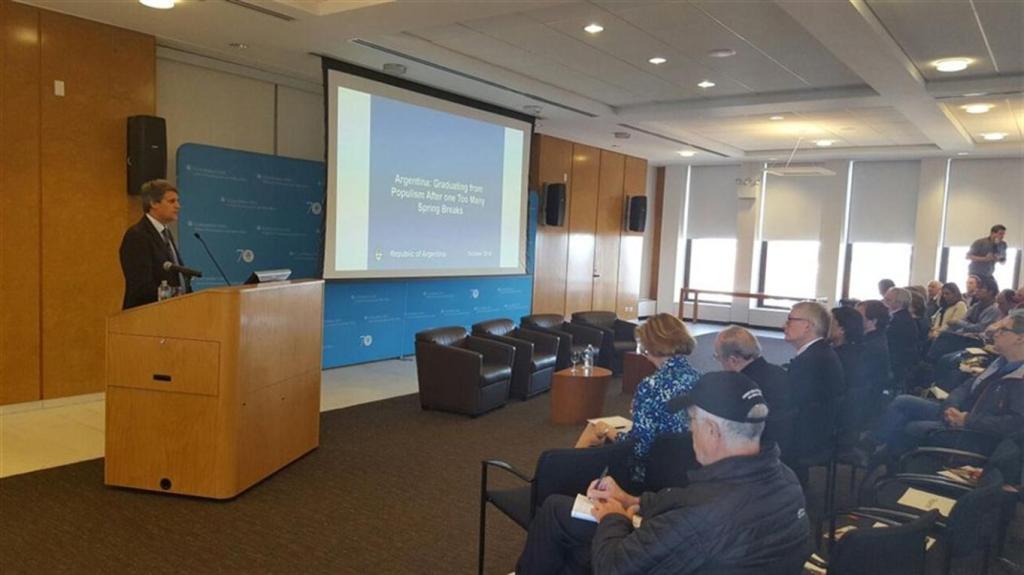 Macri pide ajuste para tomar&nbsp;deuda