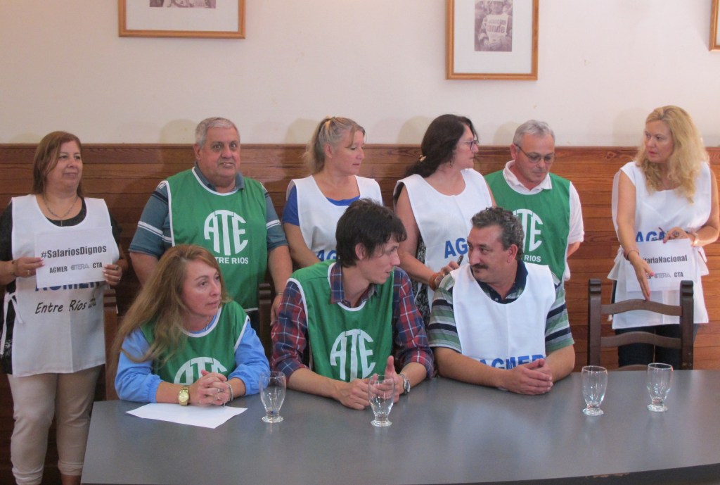 Docentes y estatales de Entre Ríos decidieron «romper el techo&nbsp;salarial»