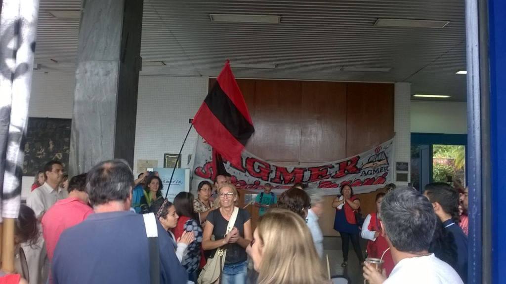 Docentes mantienen tomado el&nbsp;CGE