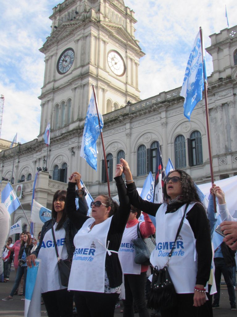 Entre Ríos: el Frente Sindical Docente inició un acampe frente a Casa de&nbsp;Gobierno