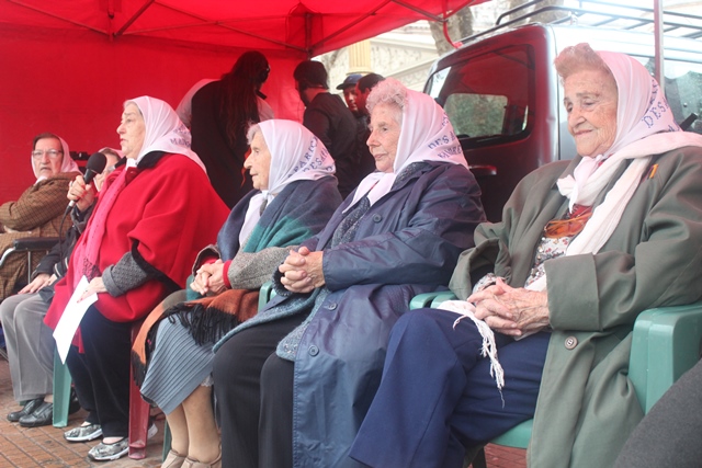 Campaña de cartas a Macri ante el hostigamiento a&nbsp;Madres