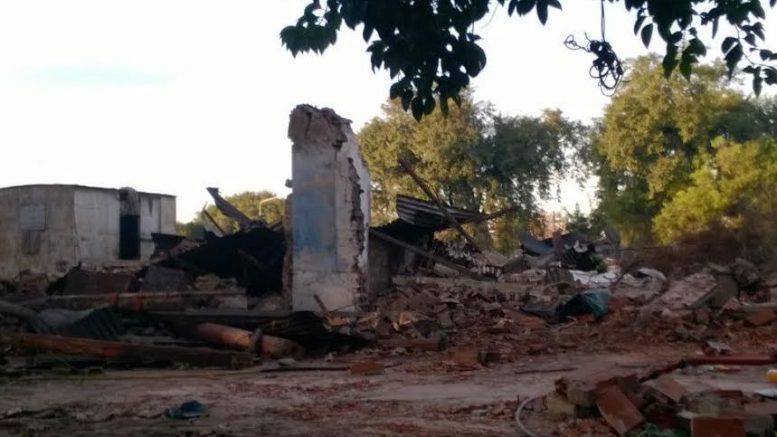 Demolieron la casa de calle Churruarín y la familia Petrechelli resiste en la&nbsp;calle