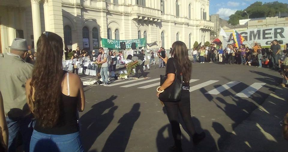 Basta! Se movilizaron a Casa de&nbsp;Gobierno