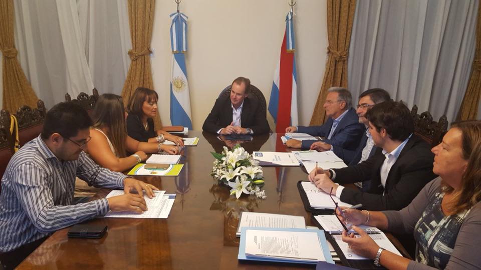 28058578_1963413940585147_1794869626928536908_n