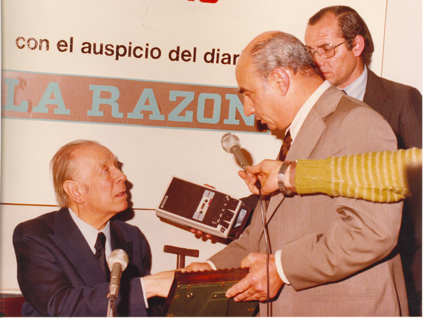 JLB - Jorge Luis Borges con periodistas, 1979