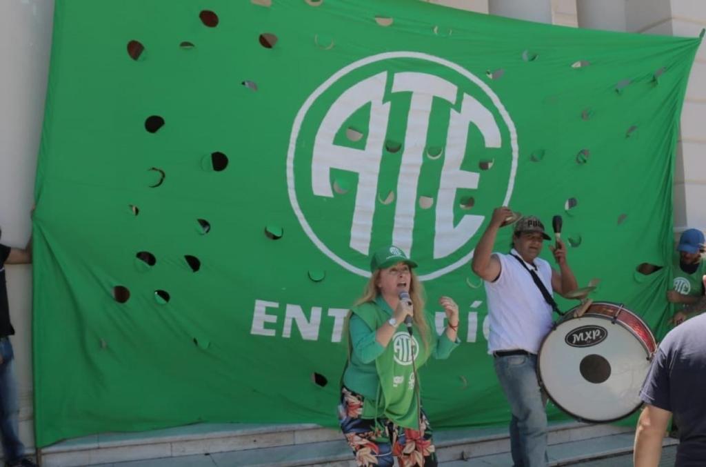 Marcha a Tribunales Federales por el mega&nbsp;DNU