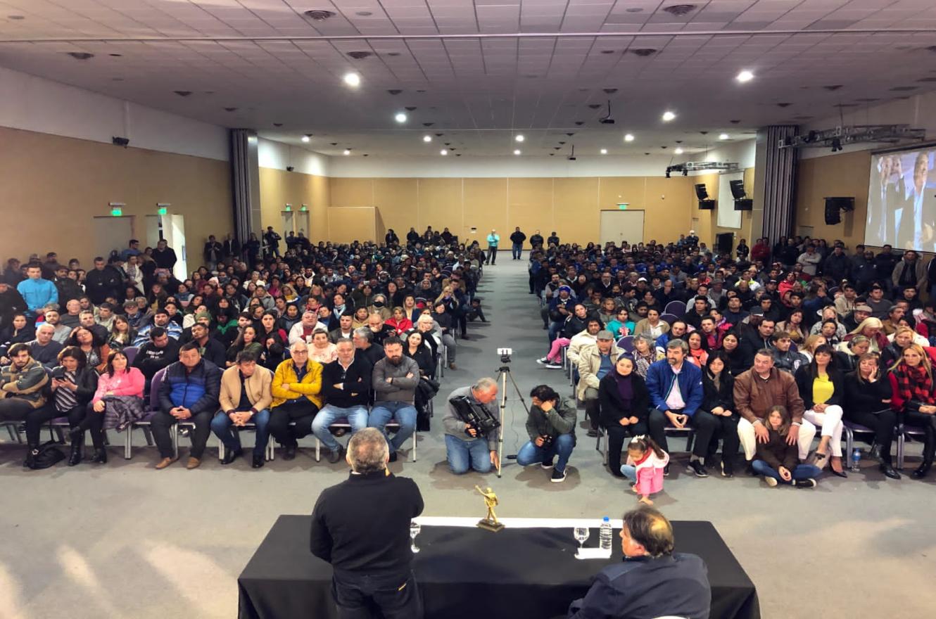 En Concordia, presentaron el libro “Néstor, el hombre que cambió todo ...