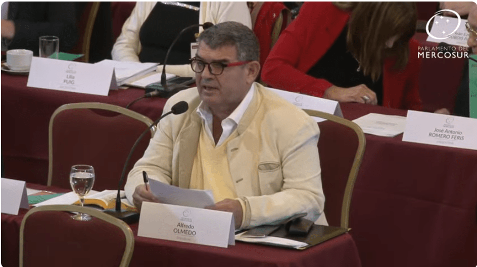 Desplazaron a Alfredo Olmedo de la presidencia del&nbsp;Parlasur