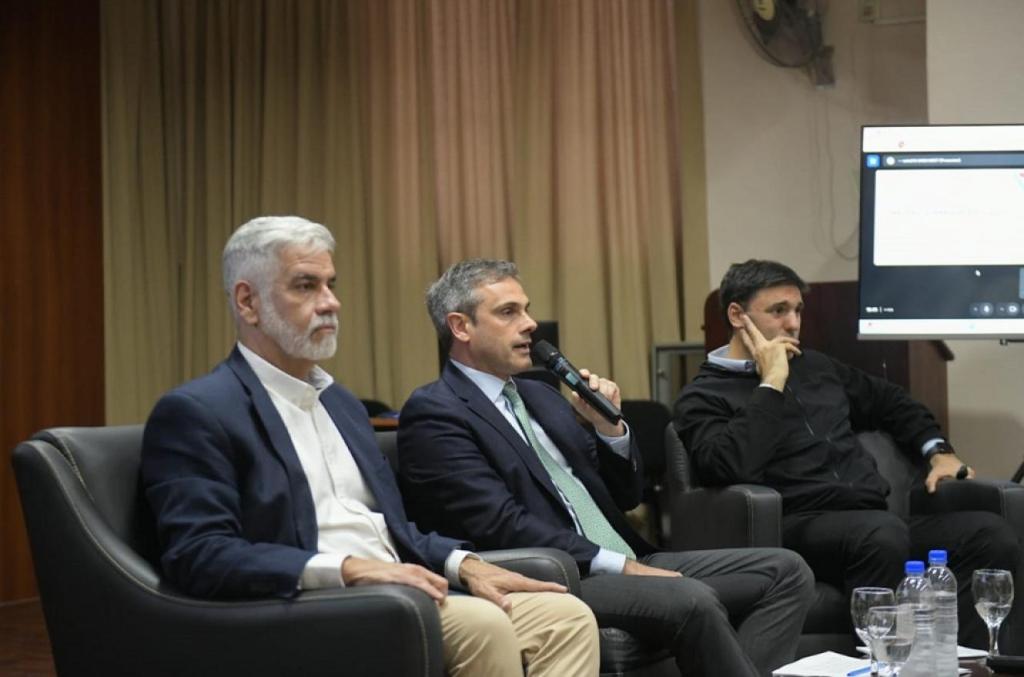 En Paraná: charla de Bossio, Michel y&nbsp;Felleti
