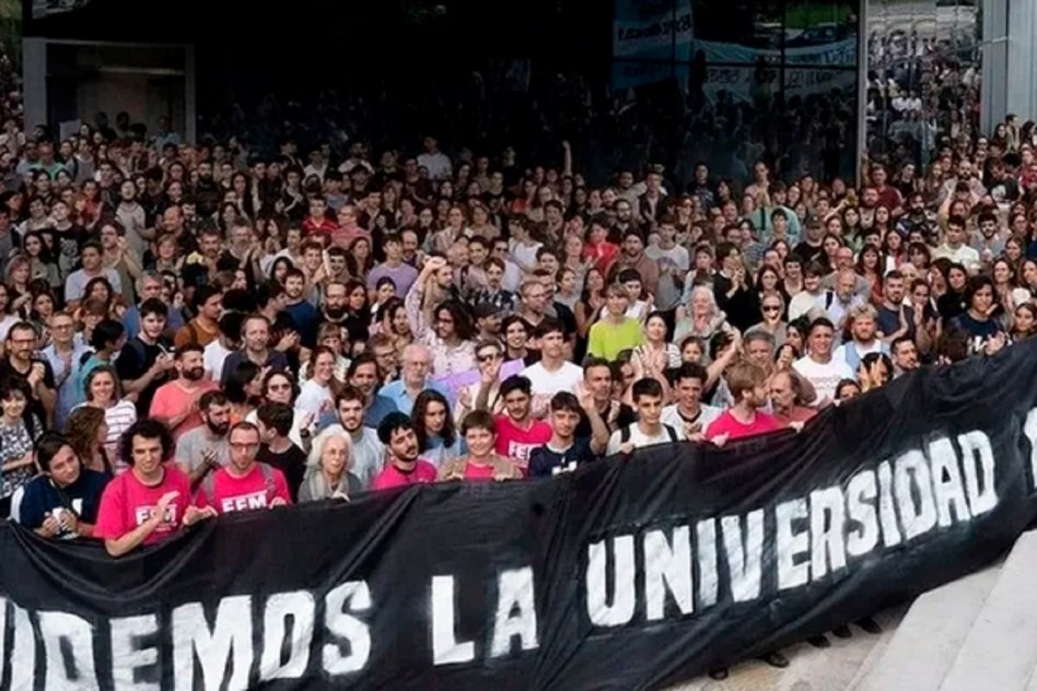 Movilización y «chocolatada» frente a Casa de&nbsp;Gobierno