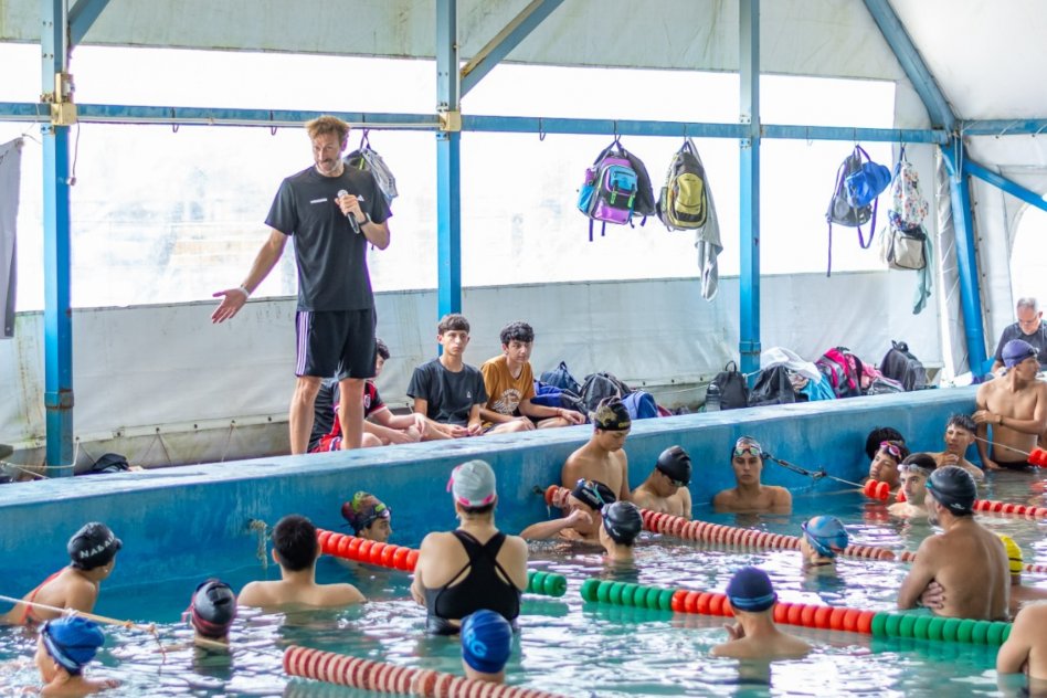 Clínica de natación dictada por José&nbsp;Meolans