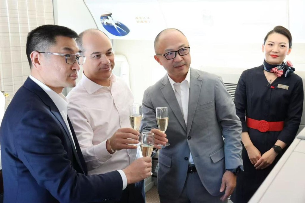 Vuelo inaugural Ezeiza —&nbsp;Shanghái