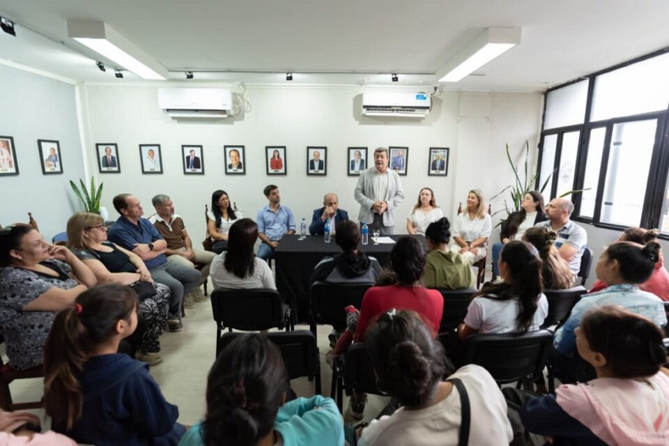 Reactivan terminación de 30 viviendas