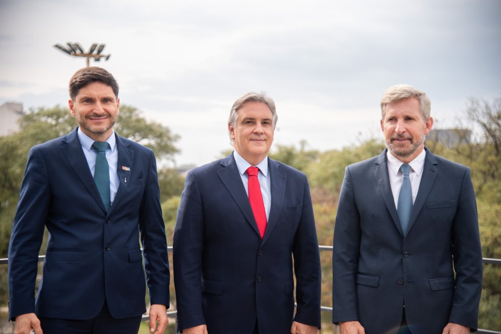 El gobernador Rogelio Frigerio asumió este martes la presidencia pro tempore de la Región Centro